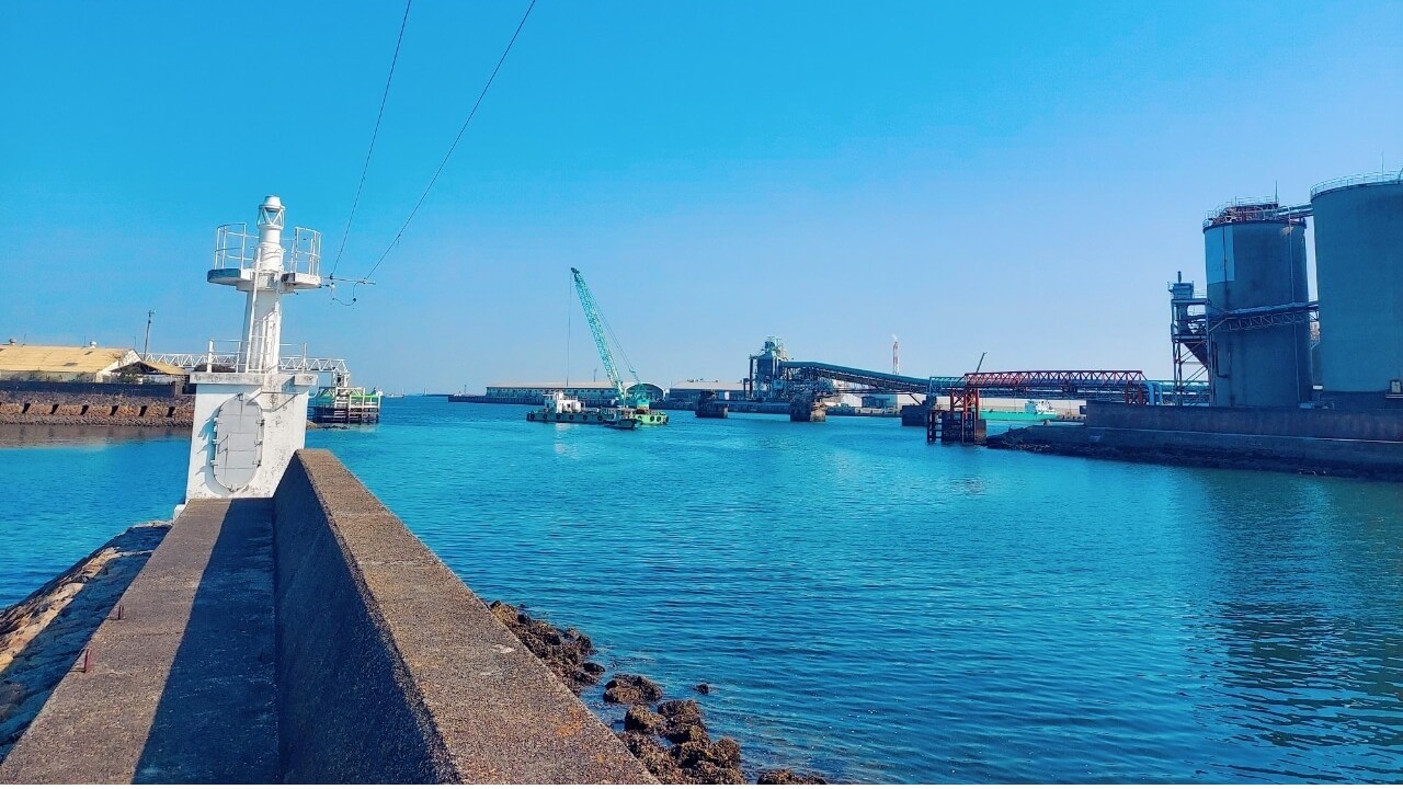 稲葉翁記念公園から見た海の景色