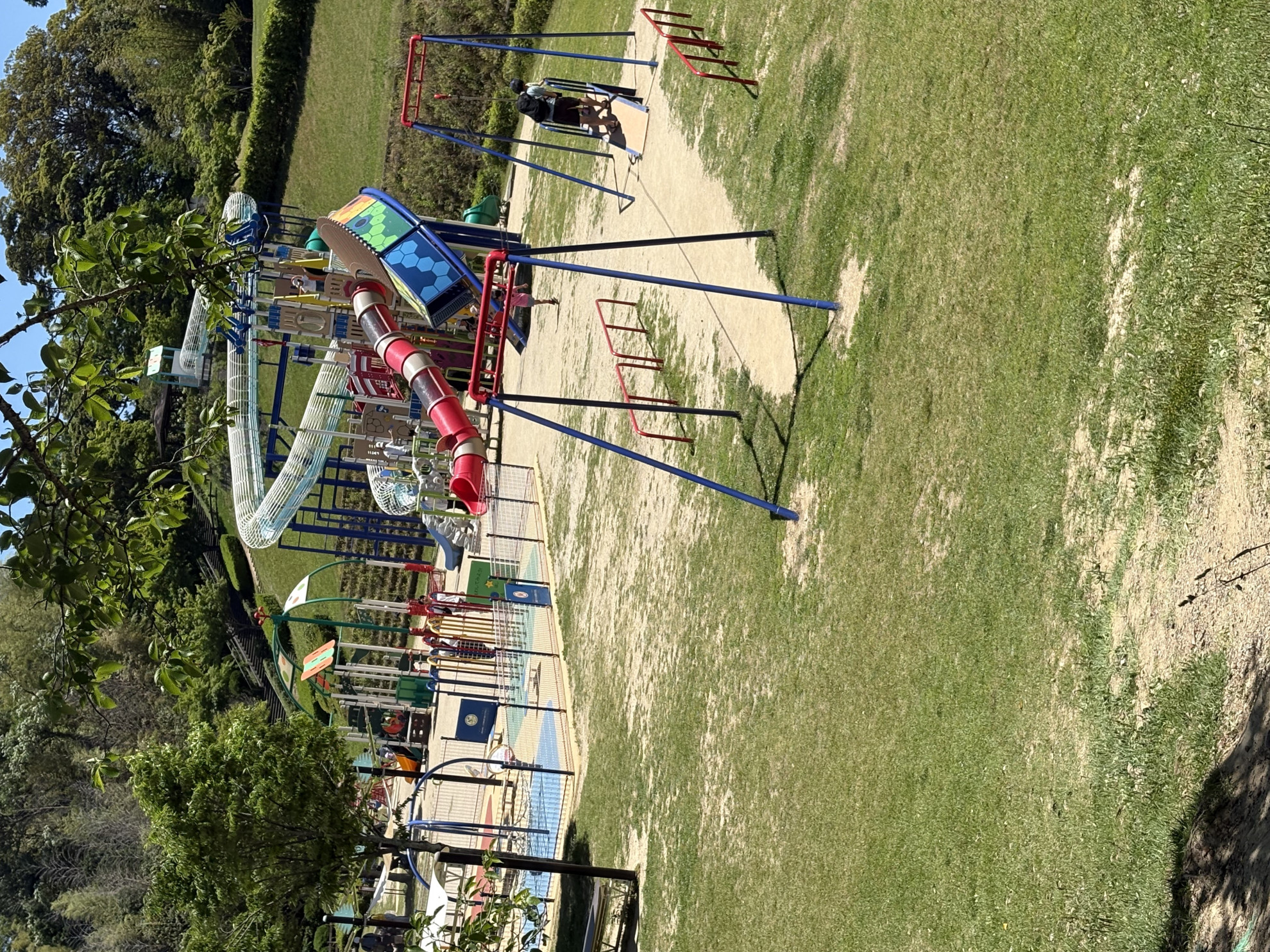 亀山公園わんぱく広場の様子