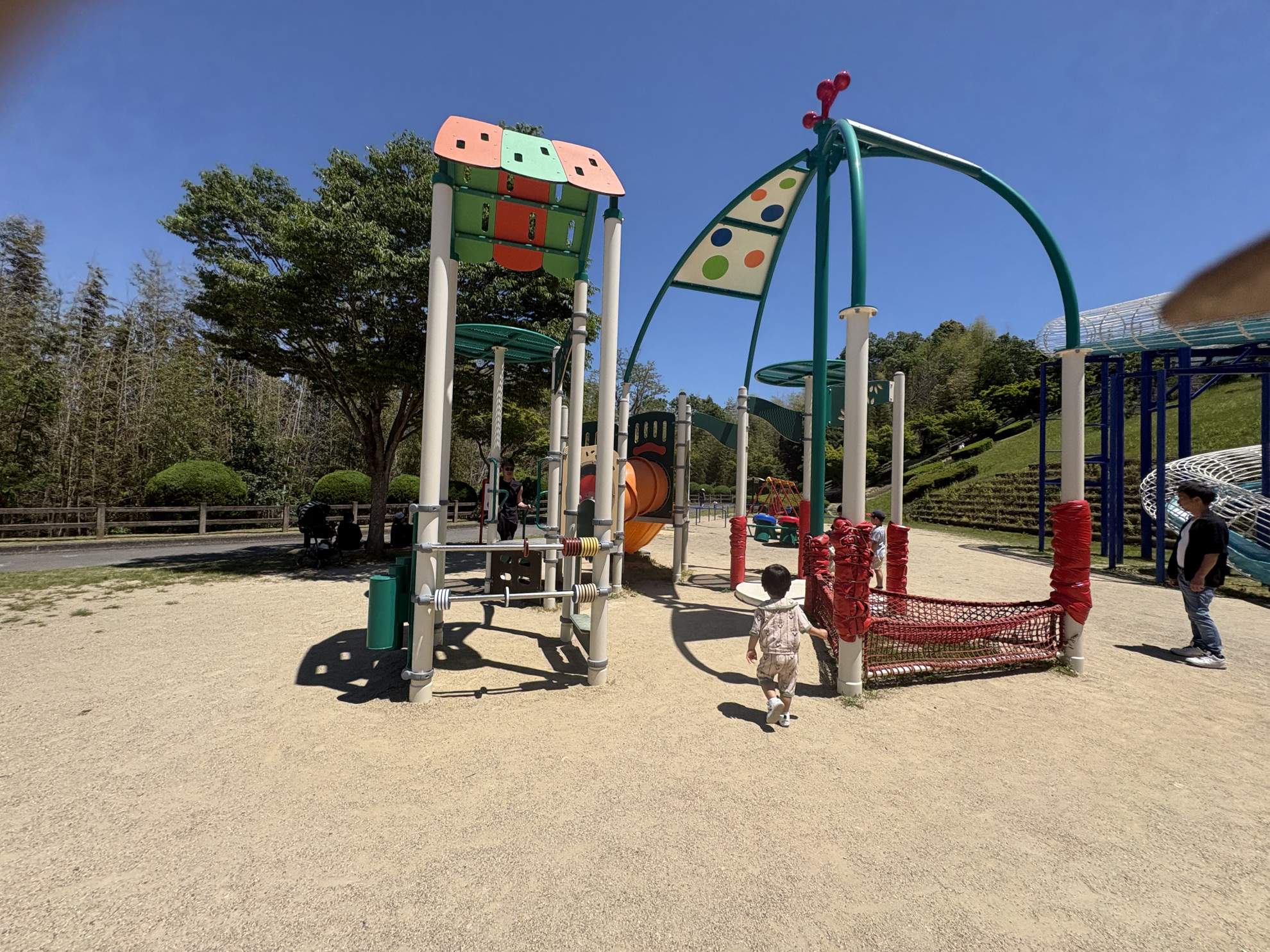 小さな子どもが遊べる遊具
